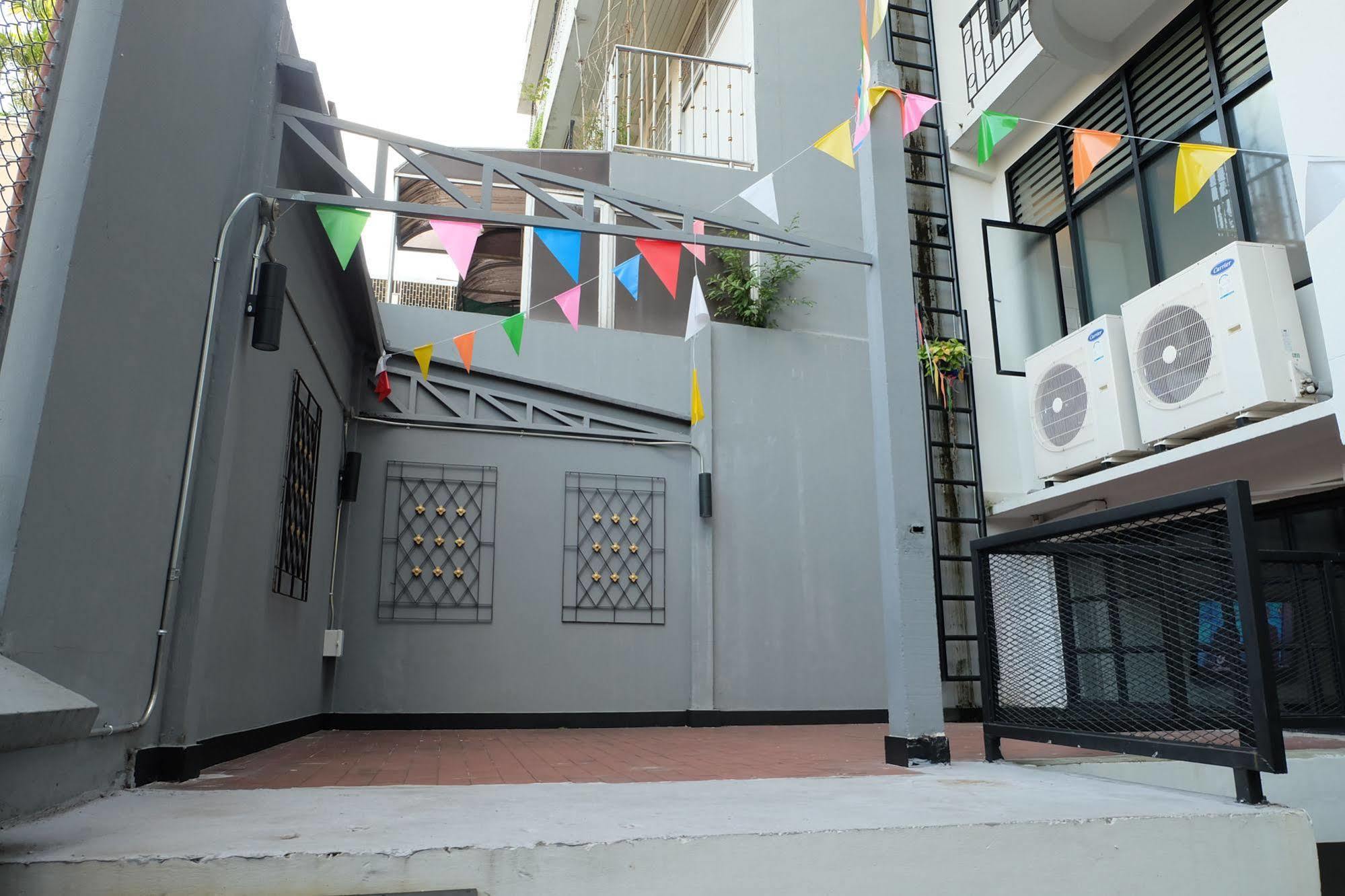 Puck Hostel Bangkok Eksteriør billede