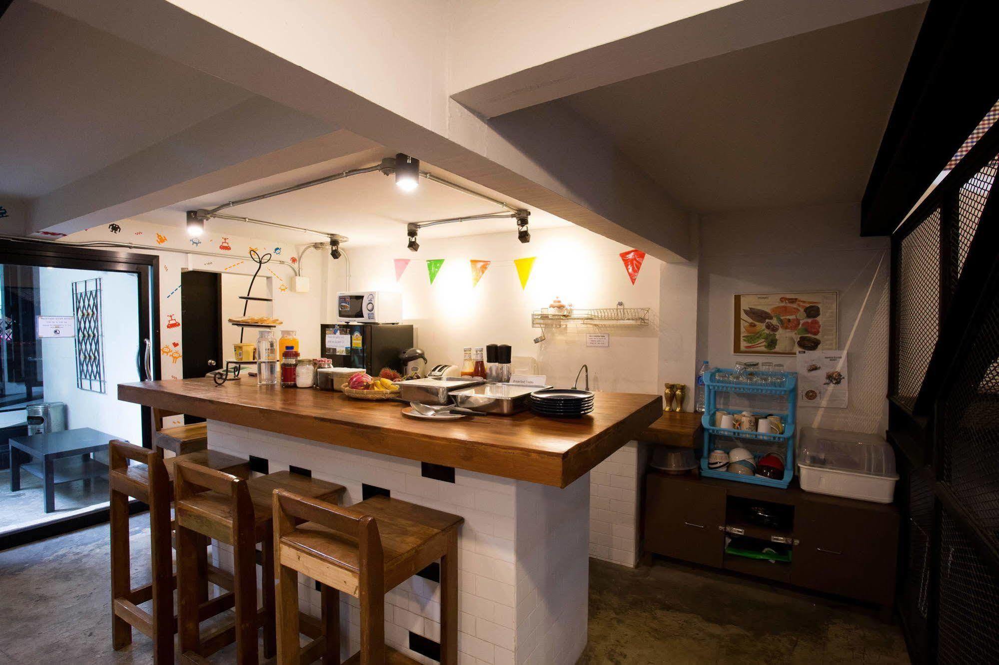 Puck Hostel Bangkok Eksteriør billede
