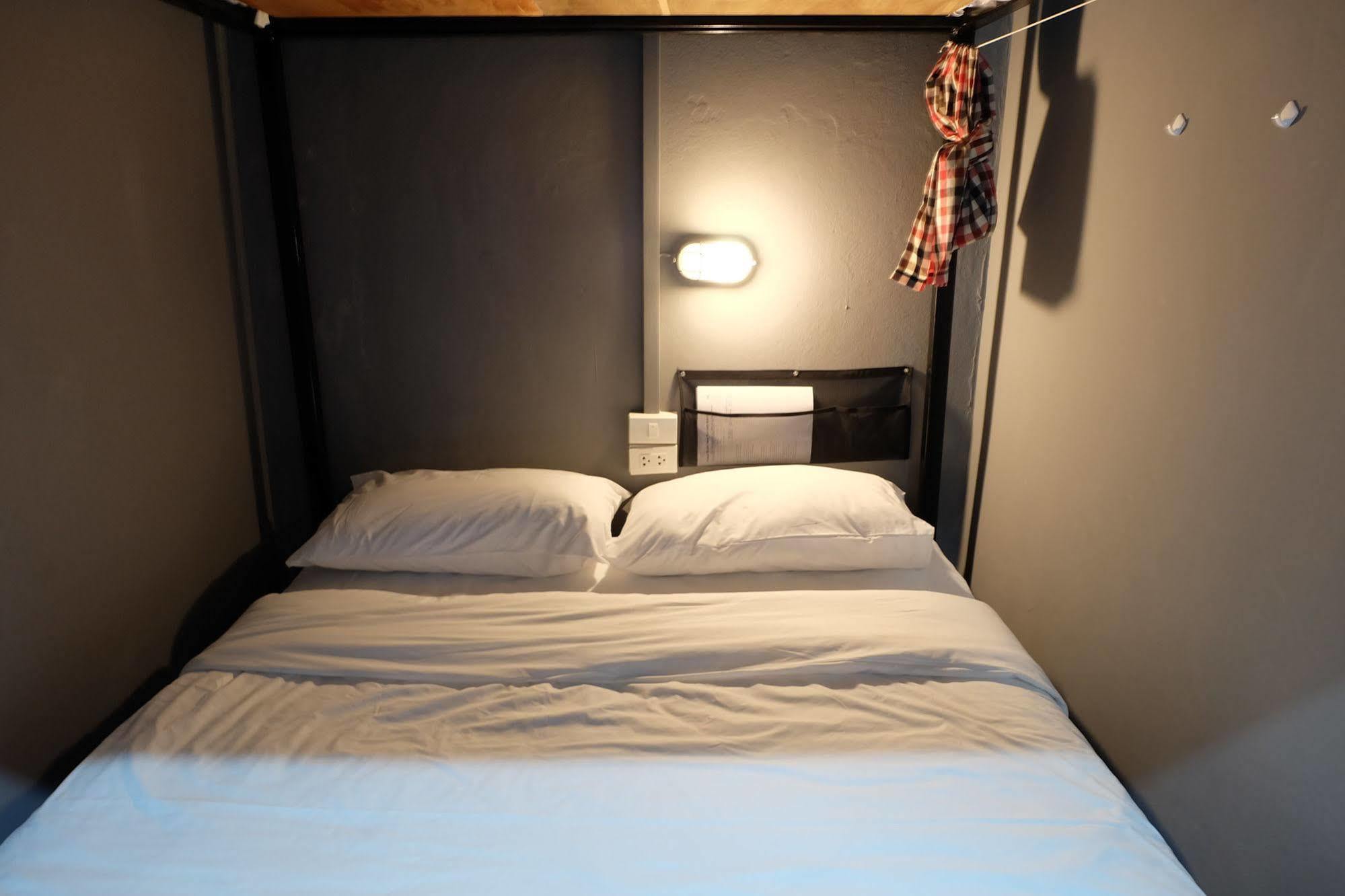 Puck Hostel Bangkok Eksteriør billede