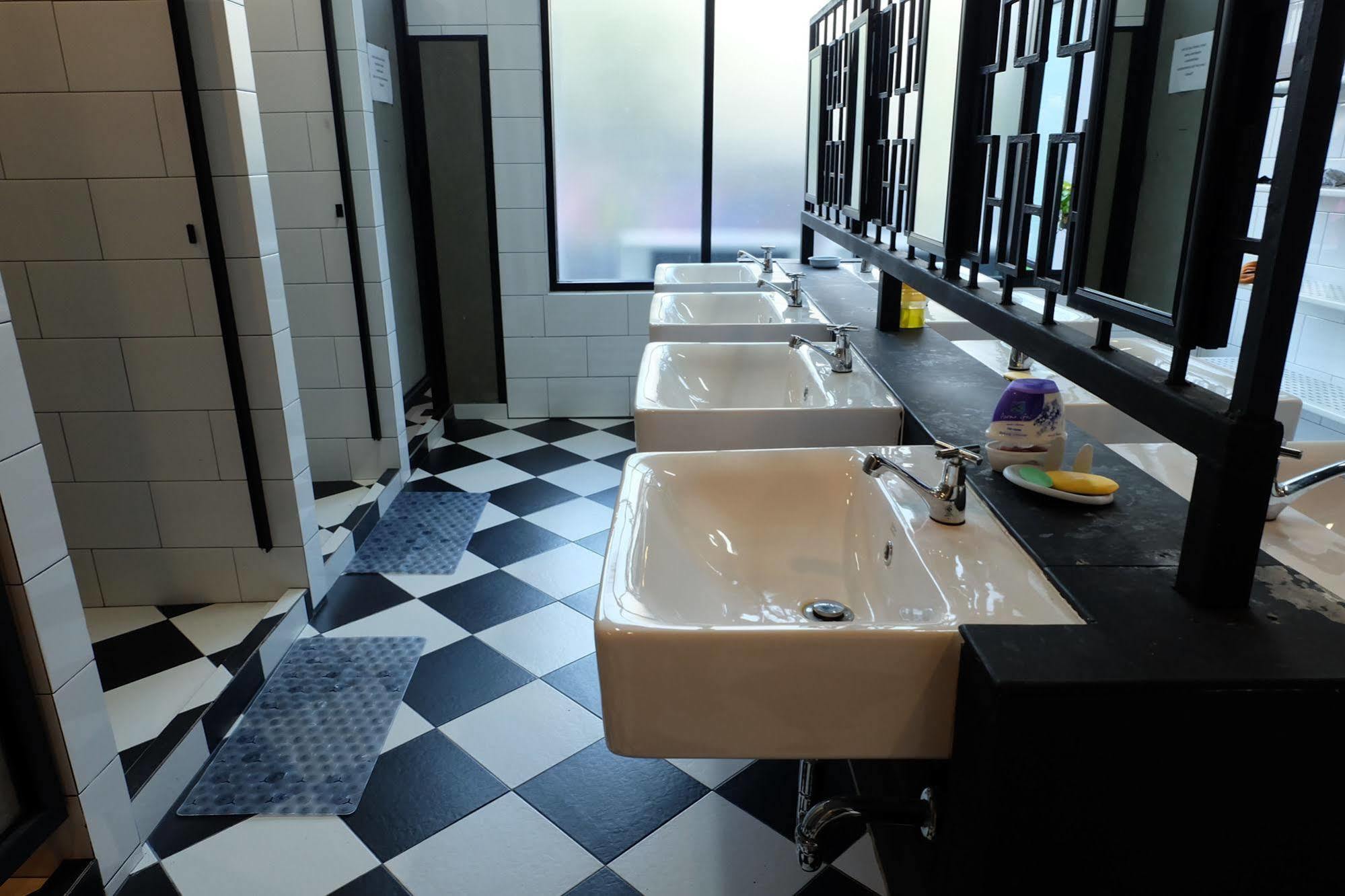 Puck Hostel Bangkok Eksteriør billede