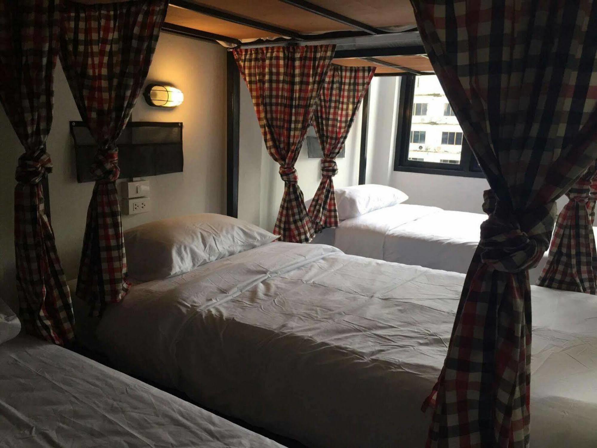Puck Hostel Bangkok Eksteriør billede